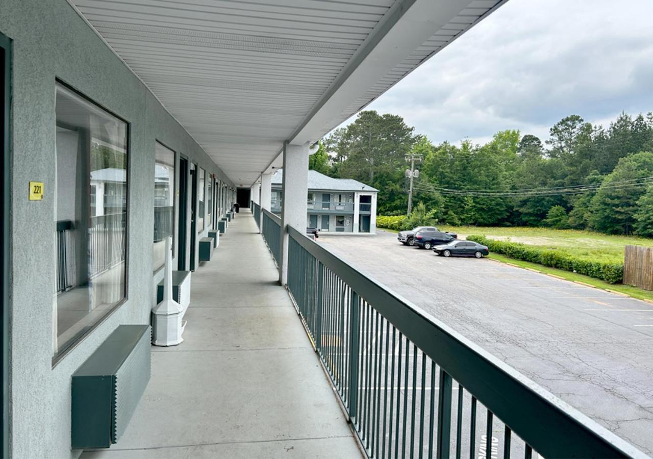 Econo Lodge Elberton Exteriör bild